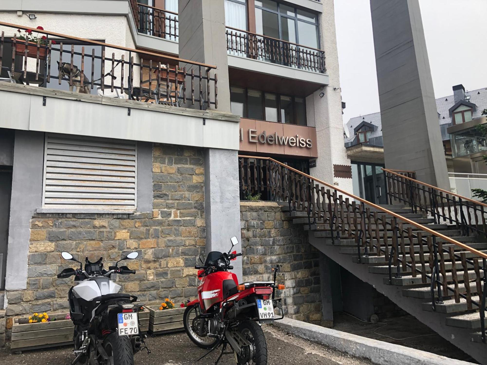 坎丹丘雪绒花酒店 坎丹奇奥 外观 照片